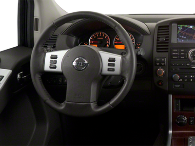 2011 Nissan Pathfinder LE