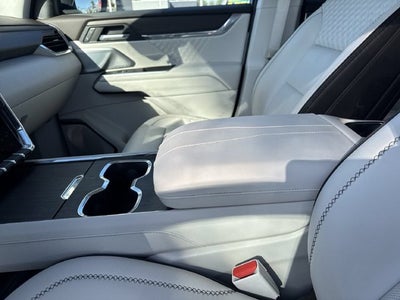 2024 GMC Acadia FWD Denali