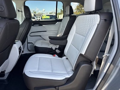 2024 GMC Acadia FWD Denali