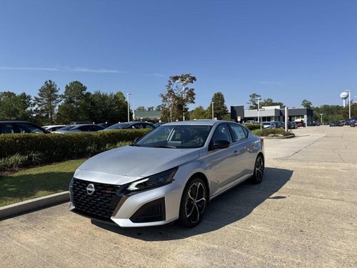 2025 Nissan Altima SR