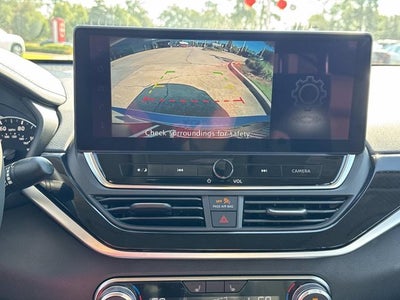 2025 Nissan Altima SR