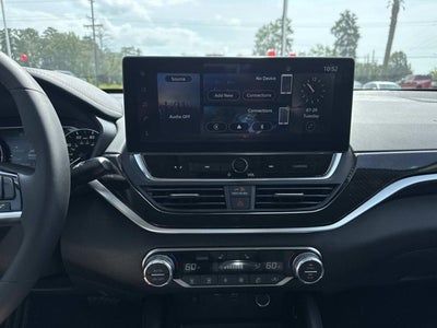 2025 Nissan Altima SR