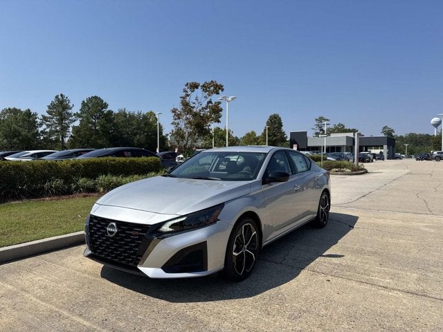 2025 Nissan Altima SR