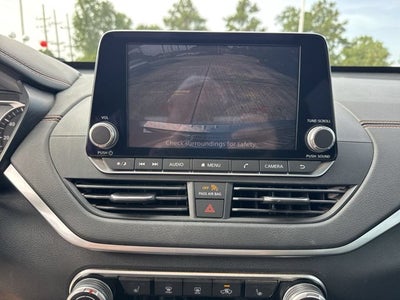 2022 Nissan Altima SR