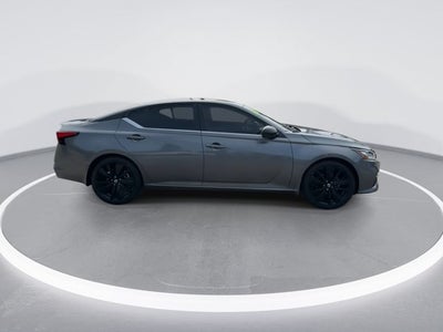 2022 Nissan Altima SR
