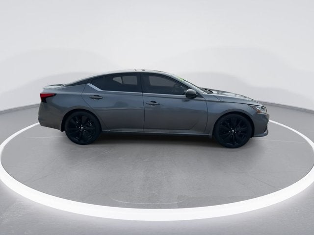 2022 Nissan Altima SR