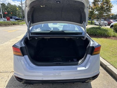 2025 Nissan Altima SR