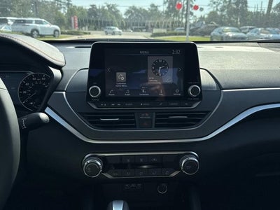 2025 Nissan Altima SR