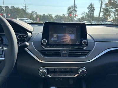 2025 Nissan Altima SR