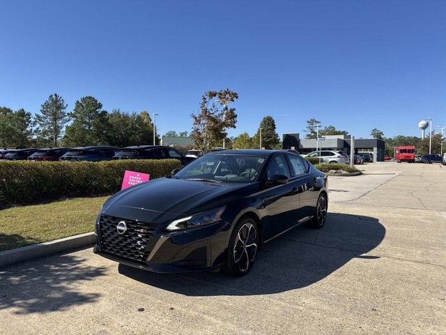 2025 Nissan Altima SR