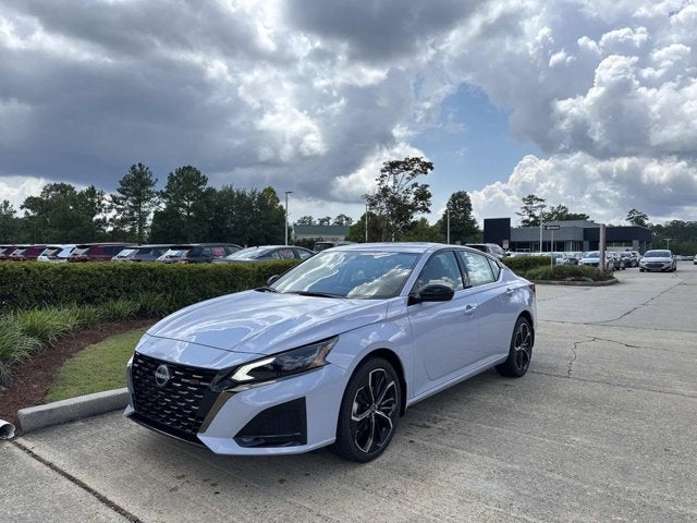 2025 Nissan Altima SR