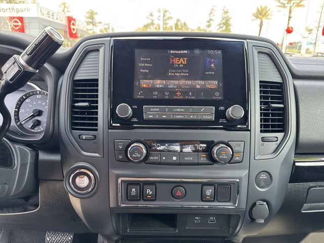 2024 Nissan TITAN Crew Cab SV