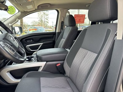 2024 Nissan TITAN Crew Cab SV