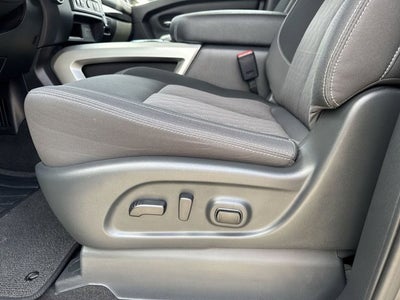 2024 Nissan TITAN Crew Cab SV