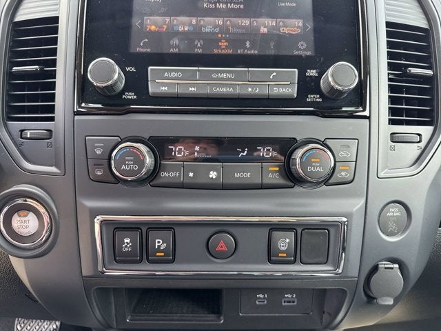 2024 Nissan TITAN Crew Cab SV