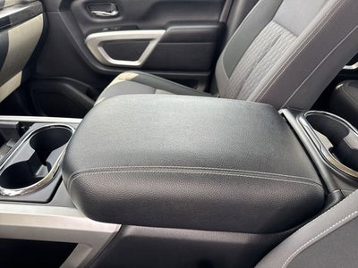 2024 Nissan TITAN Crew Cab SV