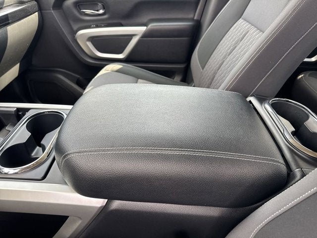 2024 Nissan TITAN Crew Cab SV