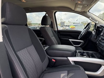 2024 Nissan TITAN Crew Cab SV