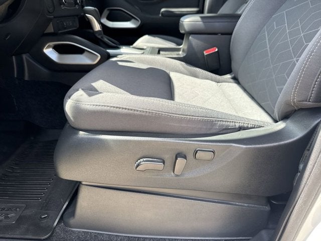 2025 Nissan Frontier Crew Cab SV