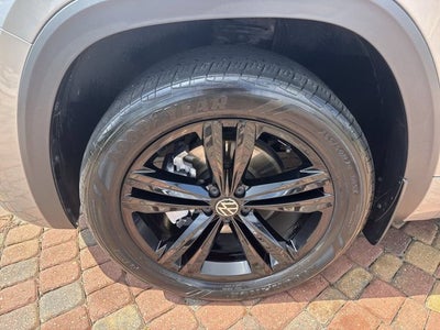 2023 Volkswagen Atlas Cross Sport 3.6L V6 SEL R-Line Black