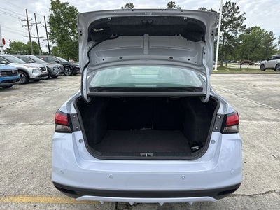 2023 Nissan Versa SR