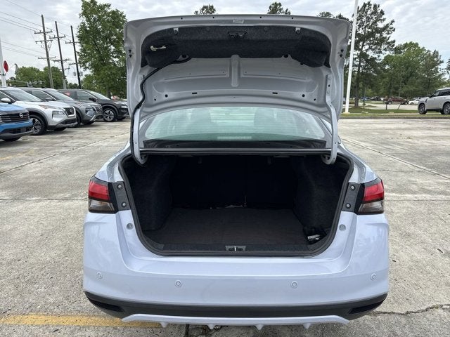 2023 Nissan Versa SR