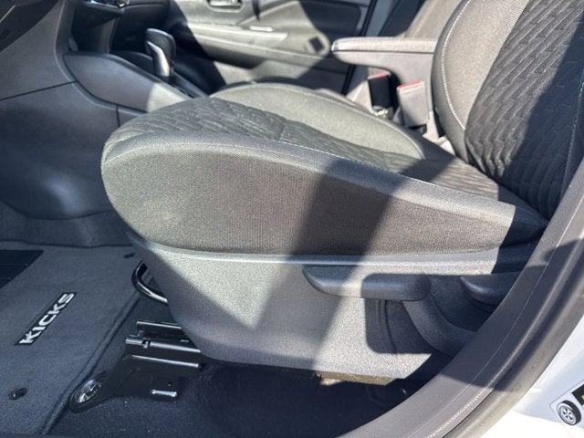 2022 Nissan Kicks S