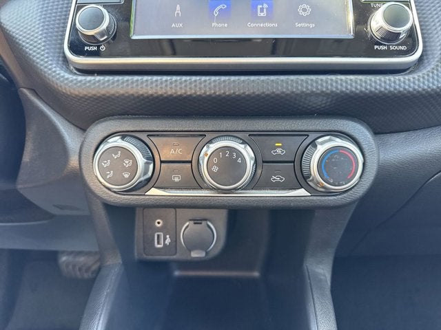 2022 Nissan Kicks S