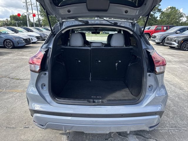 2022 Nissan Kicks SR