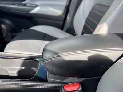 2022 Nissan Kicks SR