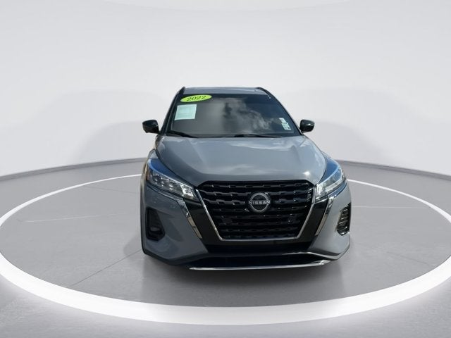 2022 Nissan Kicks SR