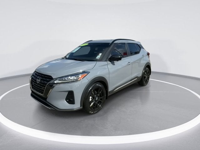 2022 Nissan Kicks SR