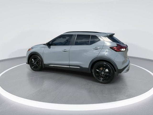 2022 Nissan Kicks SR
