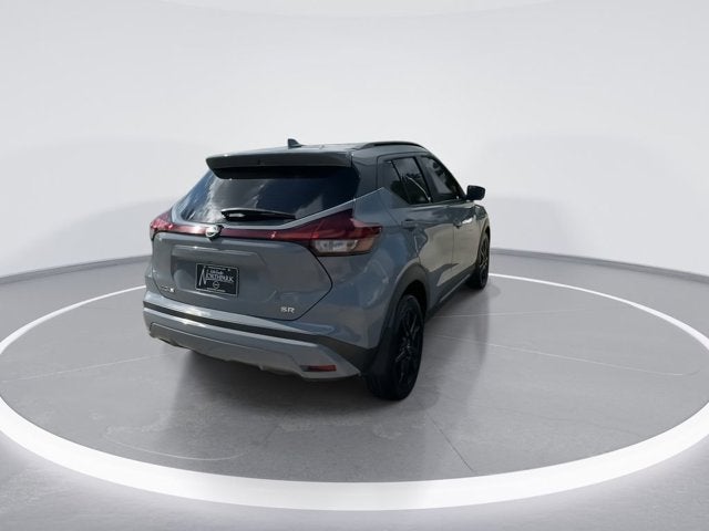 2022 Nissan Kicks SR