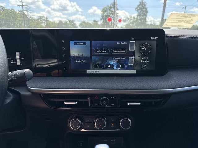 2025 Nissan Kicks SV