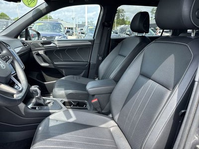 2023 Volkswagen Tiguan SE R-Line Black