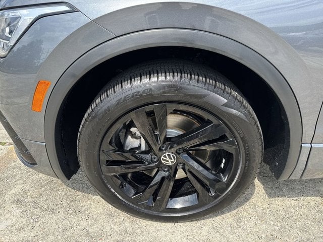 2023 Volkswagen Tiguan SE R-Line Black