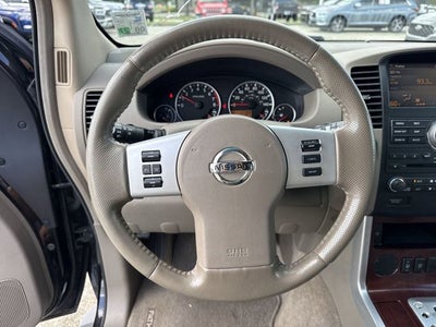 2011 Nissan Pathfinder LE