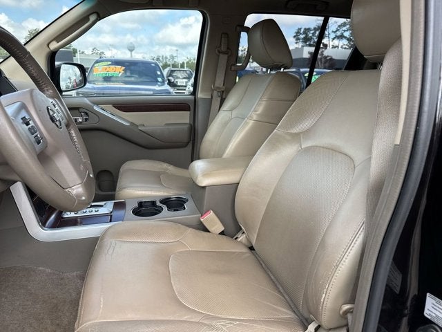 2011 Nissan Pathfinder LE
