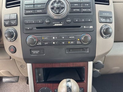 2011 Nissan Pathfinder LE