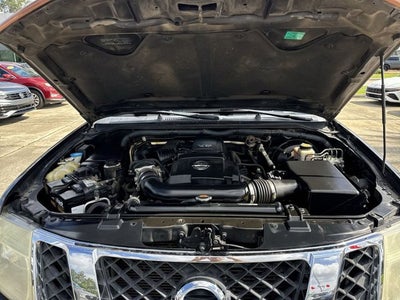 2011 Nissan Pathfinder LE