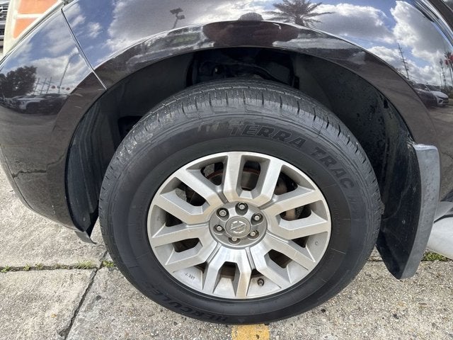 2011 Nissan Pathfinder LE