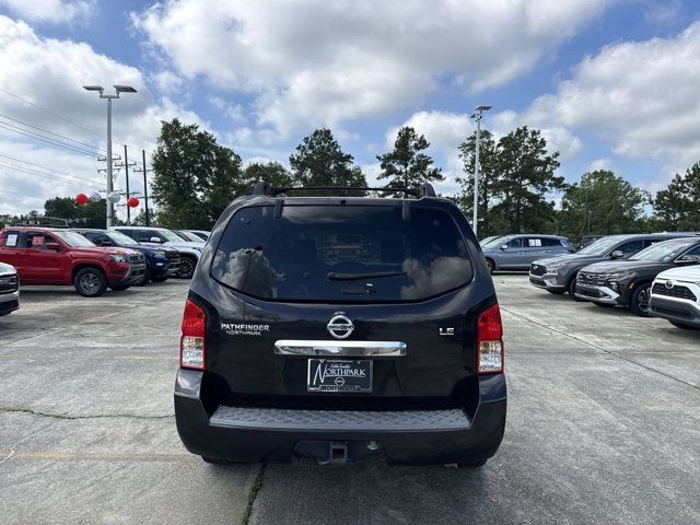 2011 Nissan Pathfinder LE