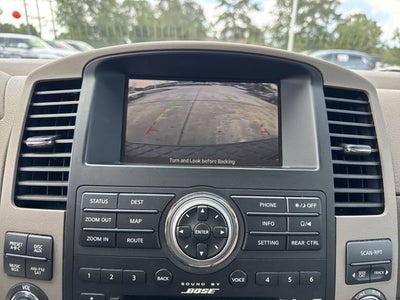 2011 Nissan Pathfinder LE