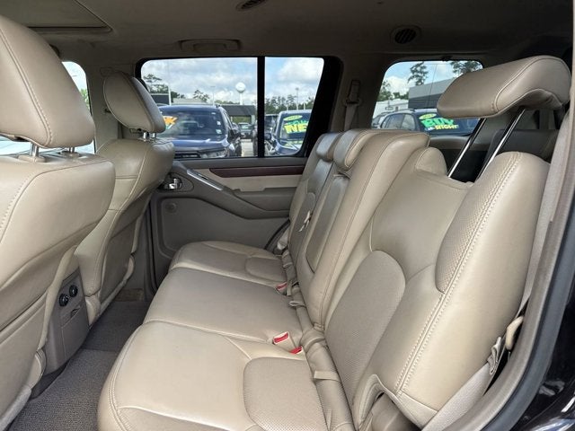 2011 Nissan Pathfinder LE