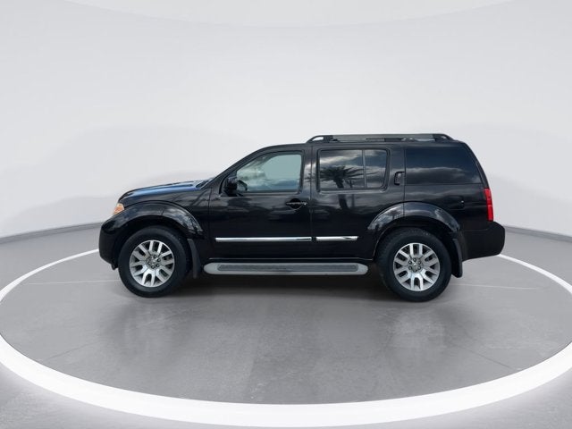 2011 Nissan Pathfinder LE