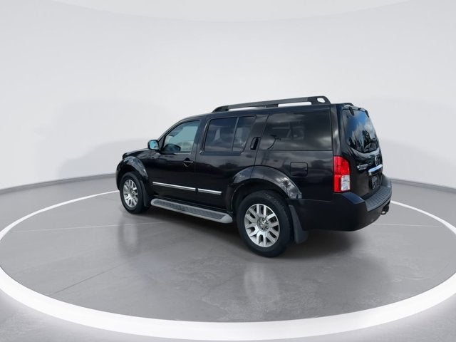 2011 Nissan Pathfinder LE