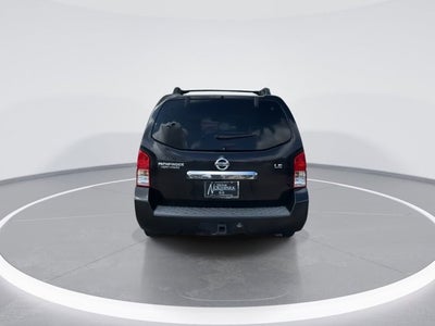 2011 Nissan Pathfinder LE