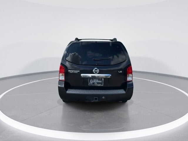 2011 Nissan Pathfinder LE