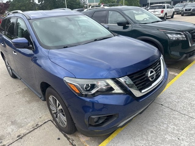 2020 Nissan Pathfinder SV